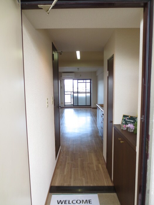 物件内観写真16　(玄関)