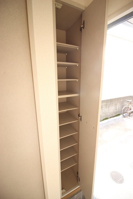 物件内観写真10　(靴箱)