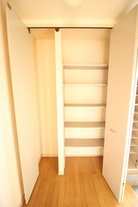 物件内観写真14　(収納)