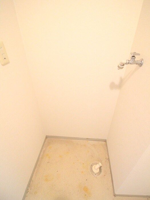 物件内観写真17　(洗濯機置場)