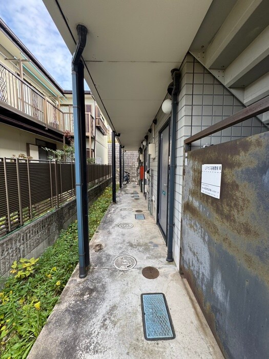 物件外観写真2　(エントランス部分)