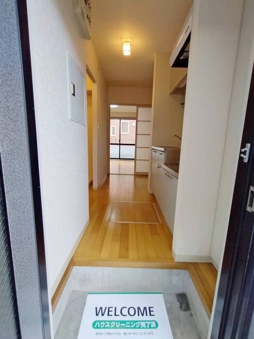 物件内観写真13　(玄関)