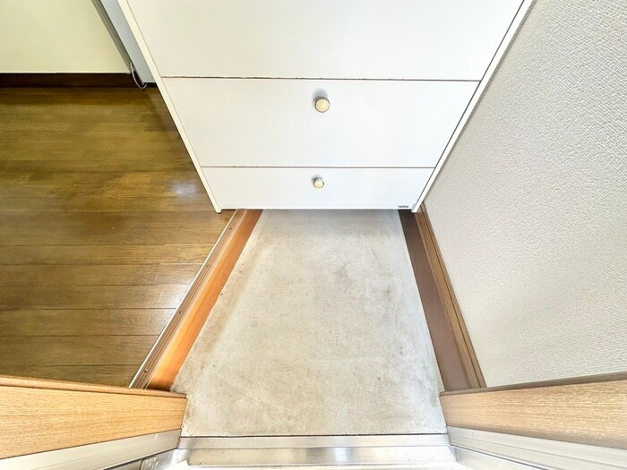 物件内観写真18　(玄関)