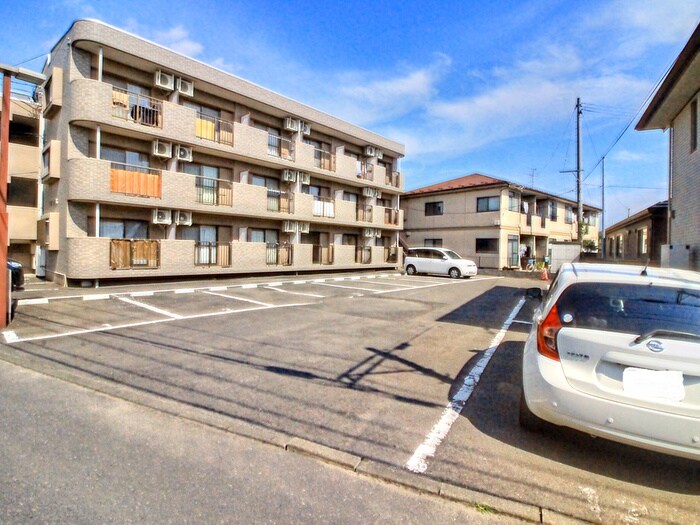 物件外観写真4　(駐車場)