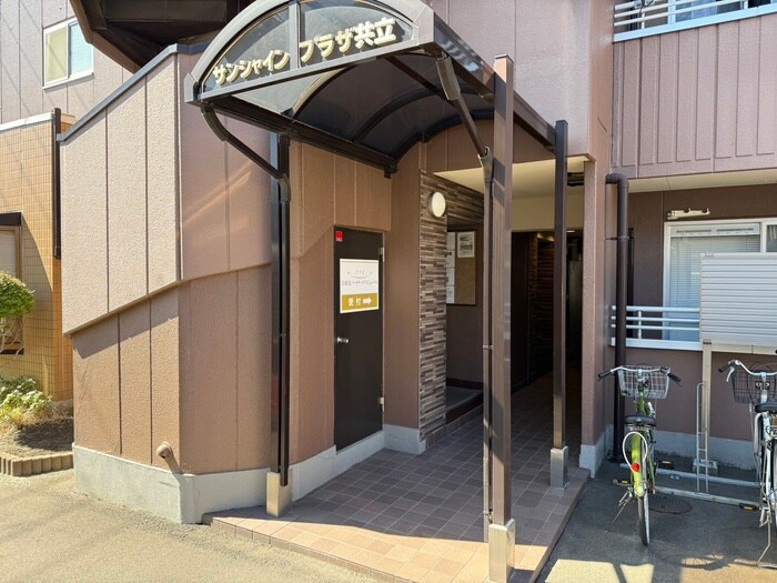 物件外観写真4　(エントランス部分)