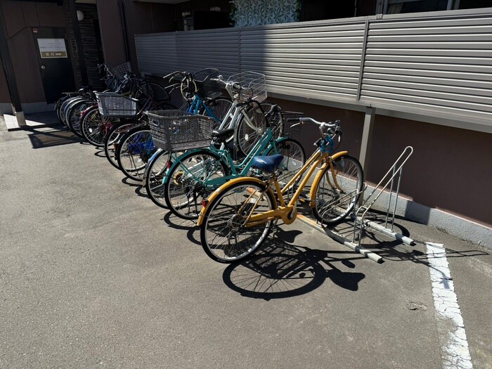物件外観写真6　(駐輪場)