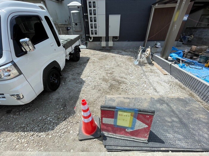 物件外観写真3　(駐車場)