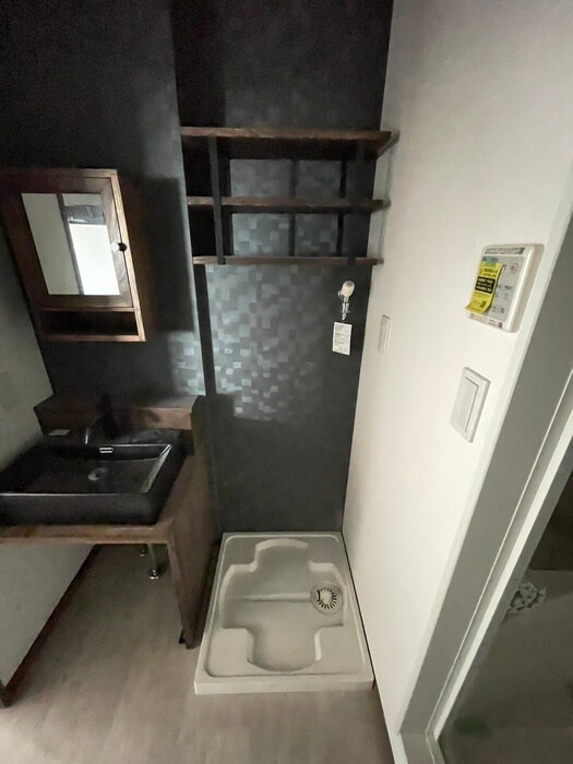 物件内観写真13　(洗濯機置場)