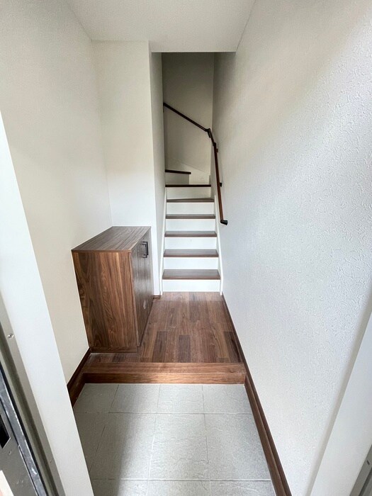 物件内観写真17　(玄関)