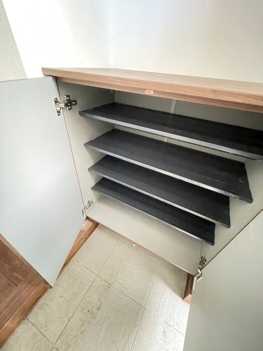 物件内観写真18　(靴箱)