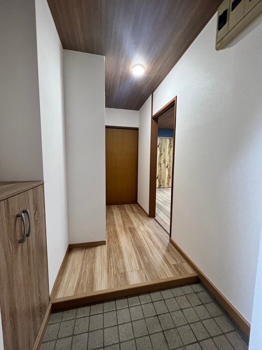 物件内観写真14　(玄関)