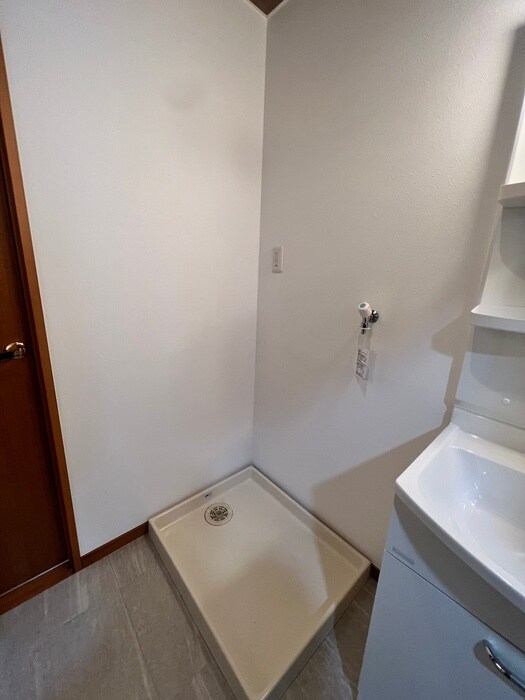 物件内観写真17　(洗濯機置場)