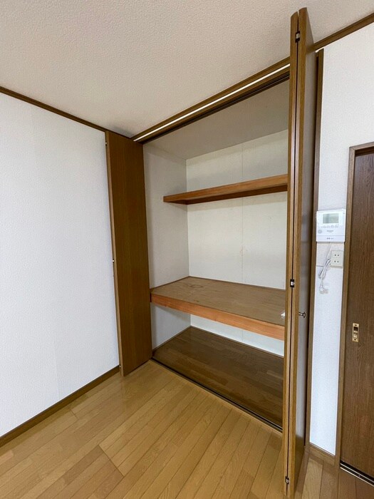 物件内観写真15　(収納)