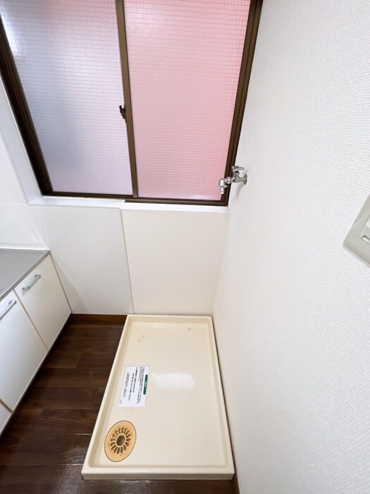 物件内観写真10　(洗濯機置場)