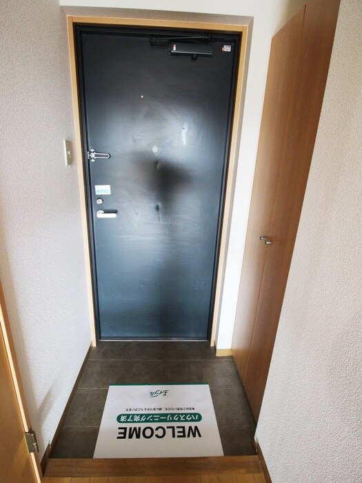 物件内観写真17　(玄関)