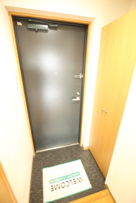 物件内観写真17　(玄関)