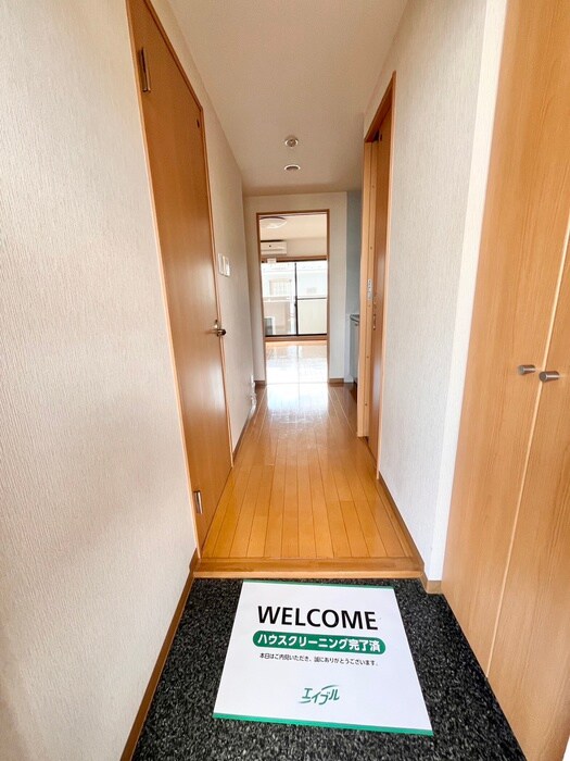 物件内観写真17　(玄関)