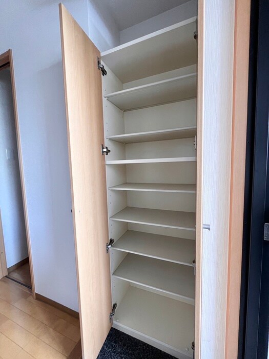 物件内観写真18　(靴箱)