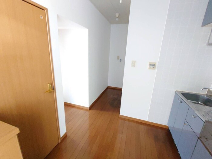 物件内観写真17　(廊下)