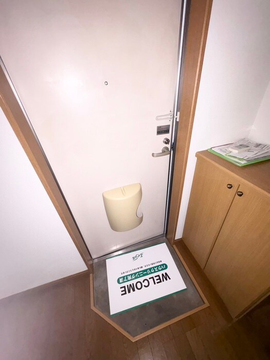 物件内観写真18　(玄関)