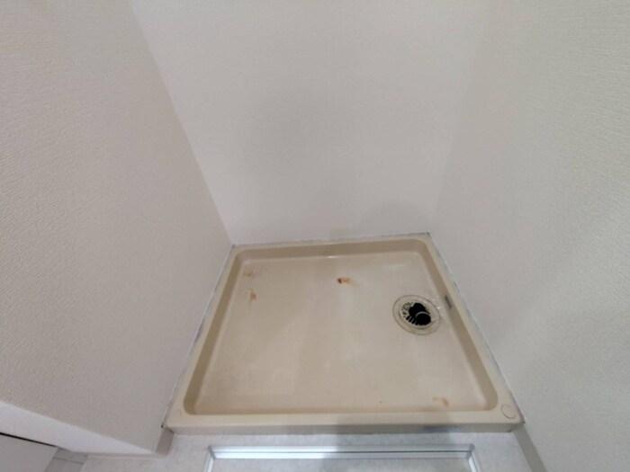 物件内観写真14　(洗濯機置場)