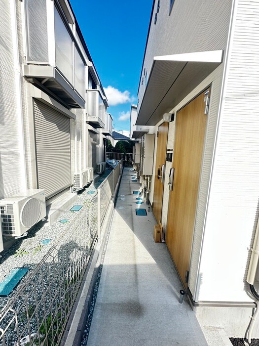 物件外観写真4　(エントランス部分)