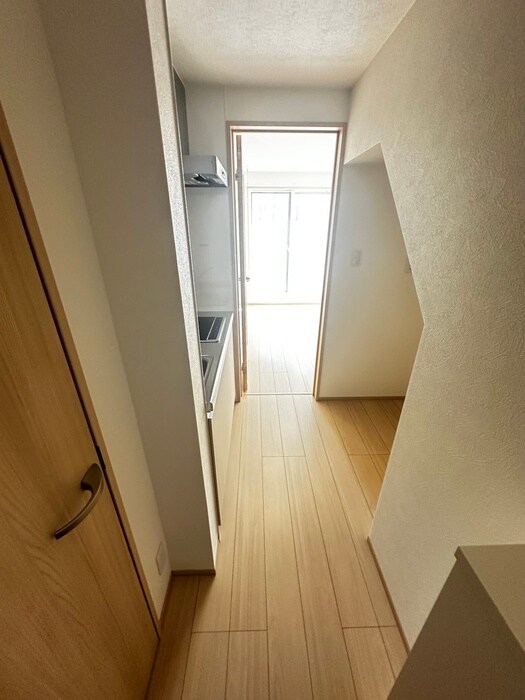 物件内観写真17　(廊下)