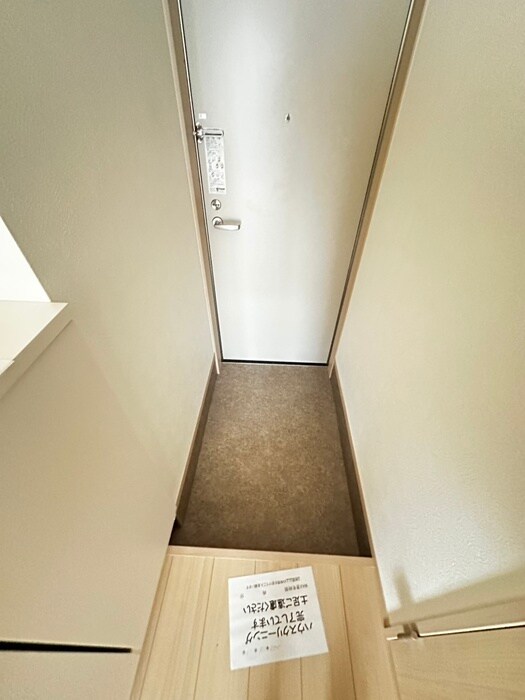物件内観写真18　(玄関)