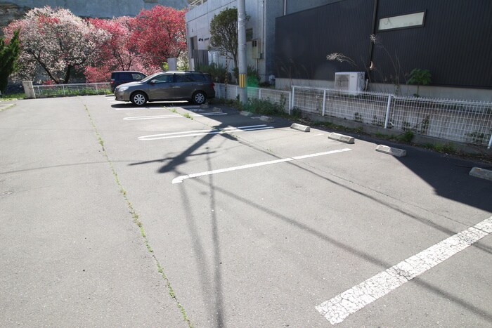 物件外観写真6　(駐車場)