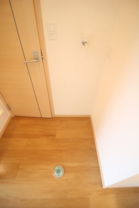 物件内観写真17　(洗濯機置場)