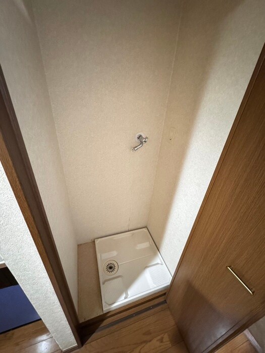 物件内観写真14　(洗濯機置場)