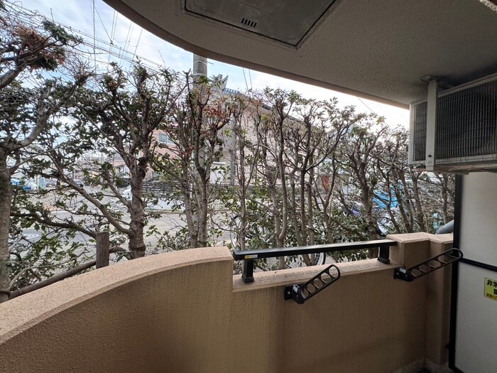 物件内観写真16　(室内からの展望)