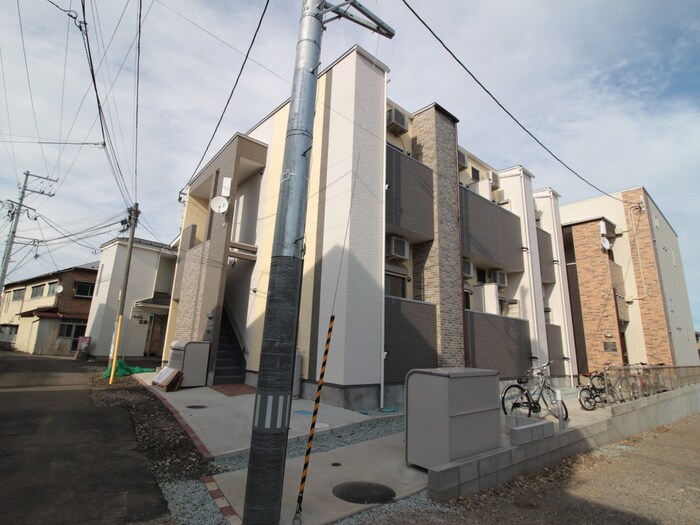 物件外観写真2　(外観写真)