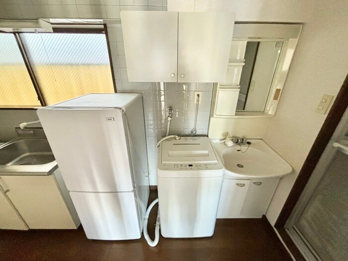 物件内観写真15　(洗濯機置場)