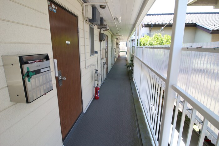 物件外観写真2　(エントランス部分)