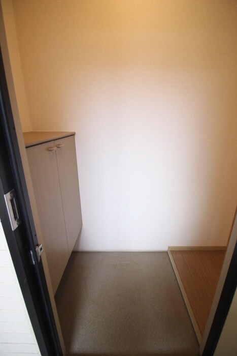 物件内観写真19　(玄関)