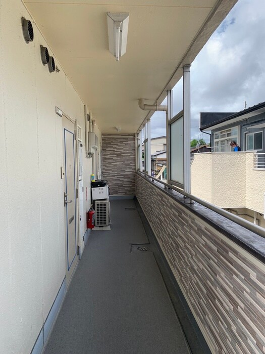 物件外観写真4　(エントランス部分)