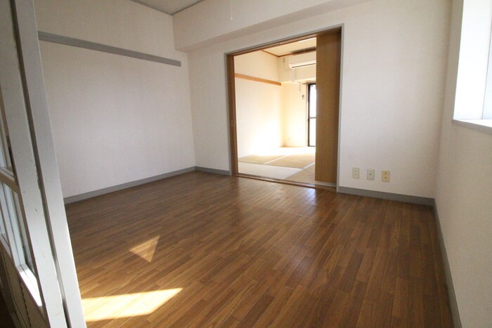 物件内観写真9　(居室)