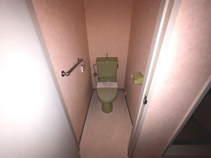 物件内観写真14　(トイレ)