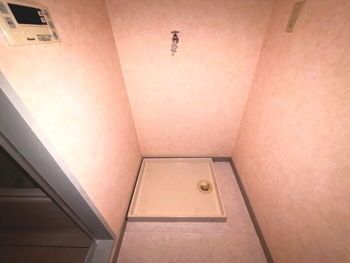 物件内観写真15　(洗濯機置場)