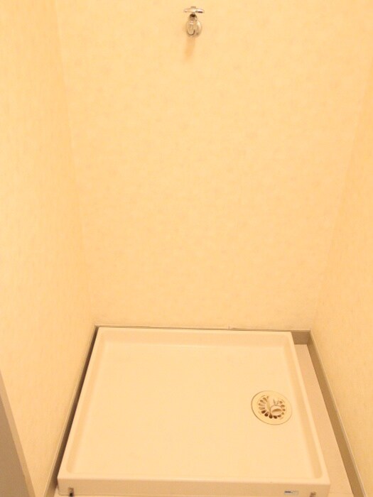 物件内観写真17　(洗濯機置場)