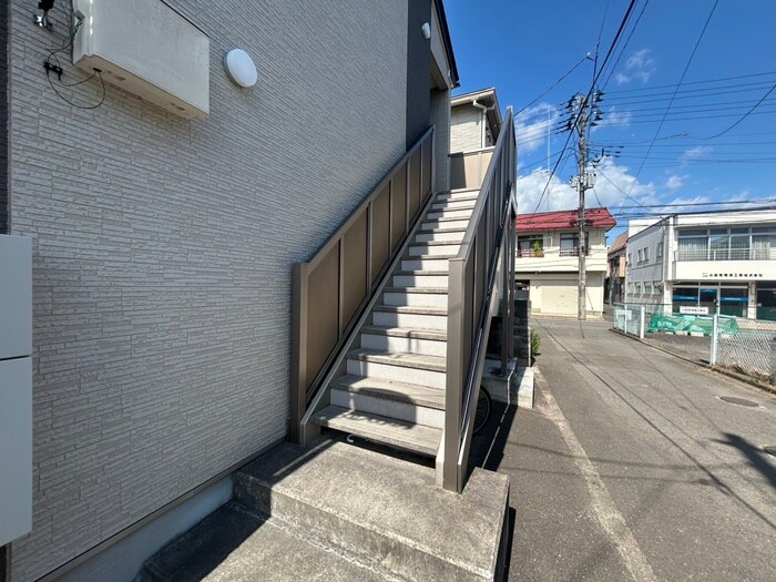 物件外観写真6　(エントランス部分)