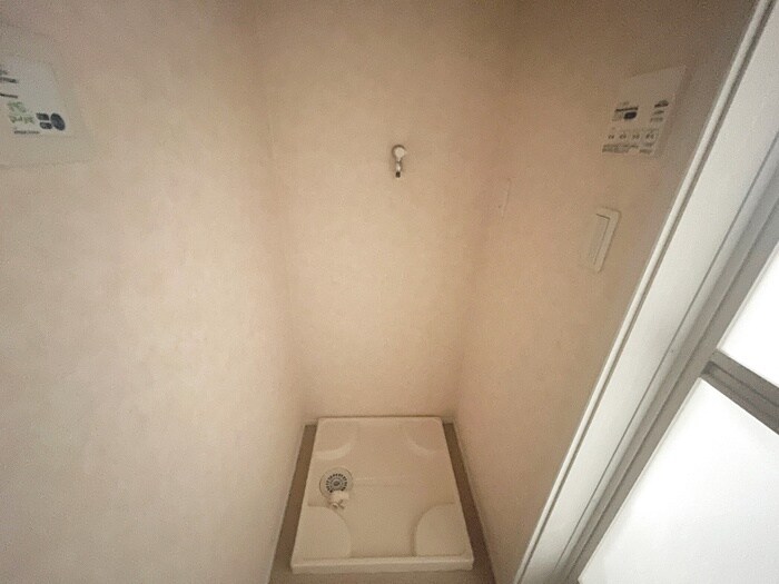 物件内観写真15　(洗濯機置場)