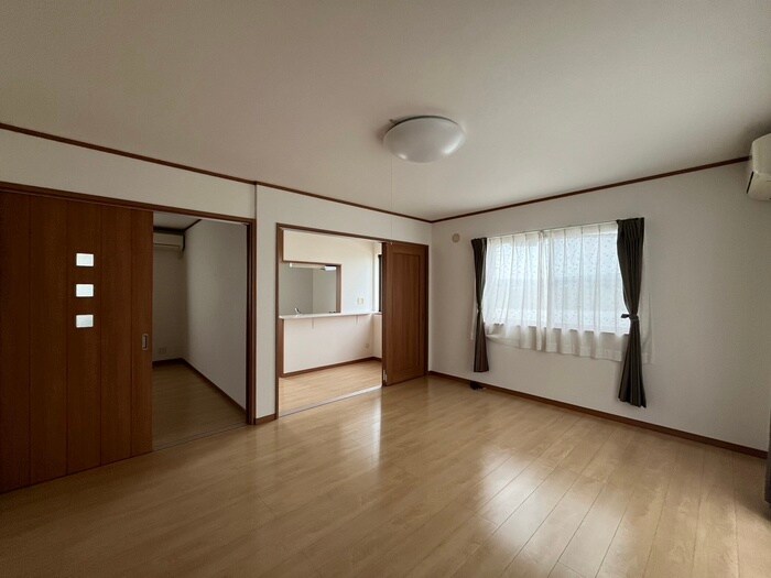 物件内観写真8　(居室)