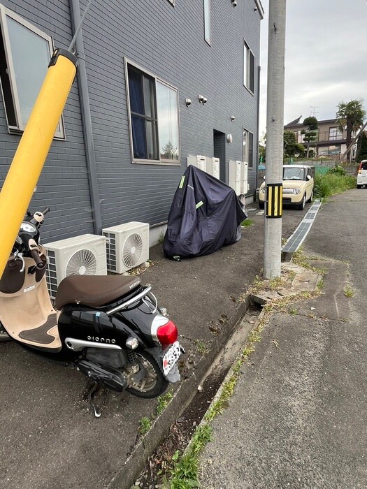 物件外観写真4　(駐輪場)