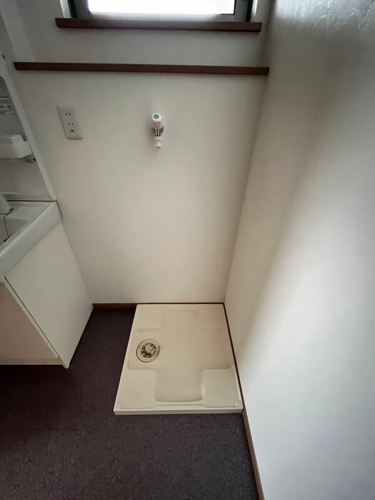 物件内観写真16　(洗濯機置場)