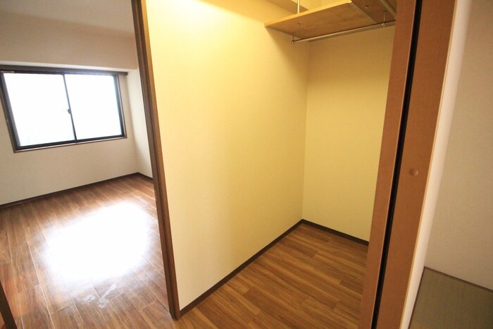 物件内観写真16　(収納)