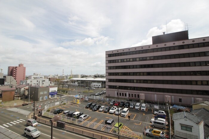 物件内観写真21　(室内からの展望)