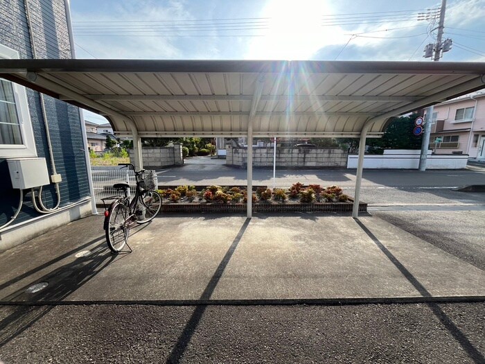 物件外観写真5　(駐輪場)