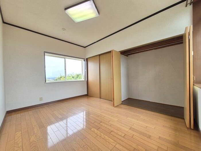 物件内観写真9　(居室)